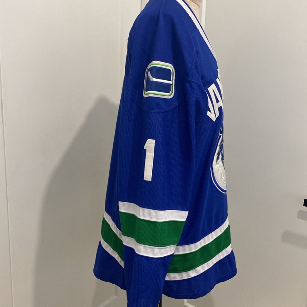 🏒HOST PICK 🏒REEBOK LUONGO VANCOUVER CANUCKS NHL CENTER ICE JERSEY Hall of Fame - Picture 7 of 12